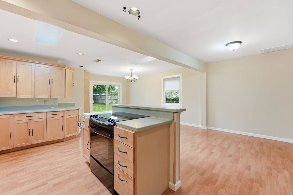 House for rent at 7605 Fisher Dr, Falls Church, VA 22043