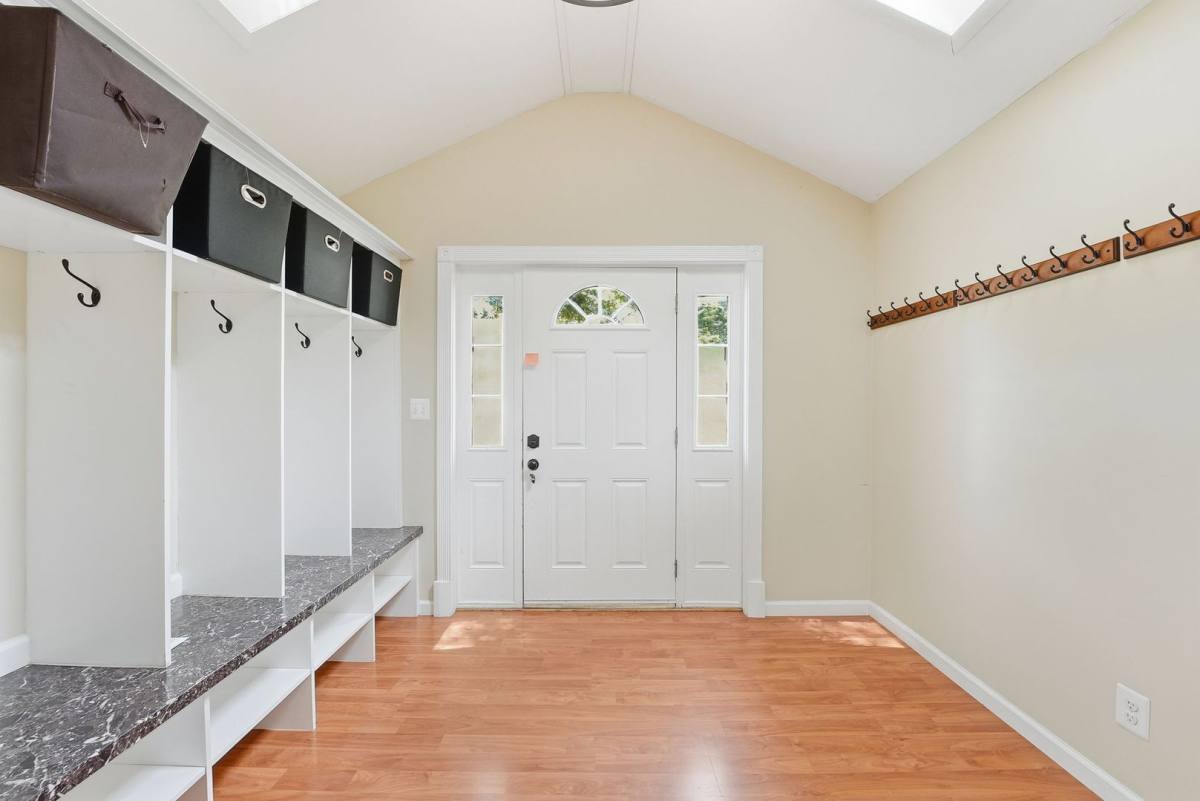 House for rent at 7605 Fisher Dr, Falls Church, VA 22043