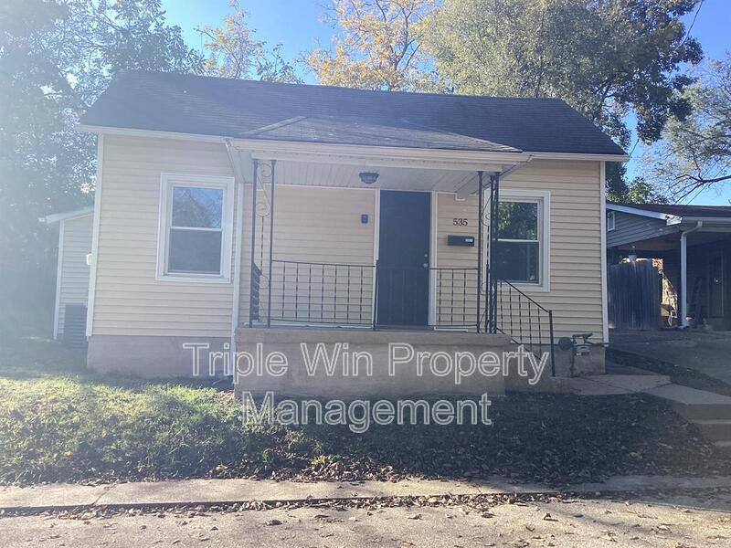 House for rent at 535 S Adams St, Festus, MO 63028