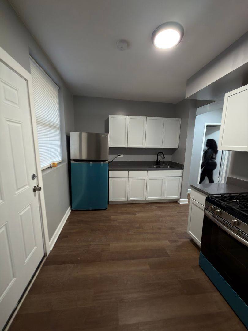 Apartment for rent at 7955-57 S Maryland Ave, Chicago, IL 60619