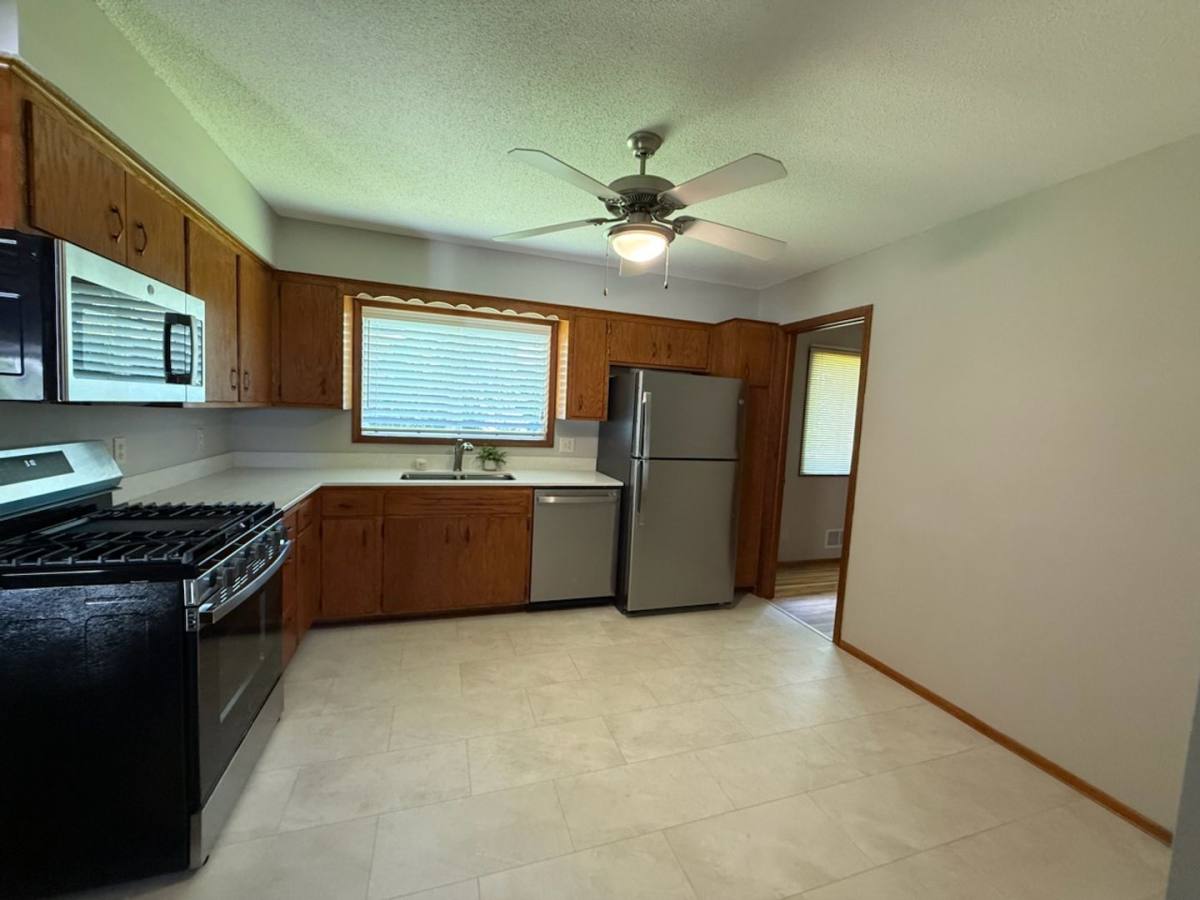 House for rent at 1916 Turquoise Trail, Saint Paul, MN 55122