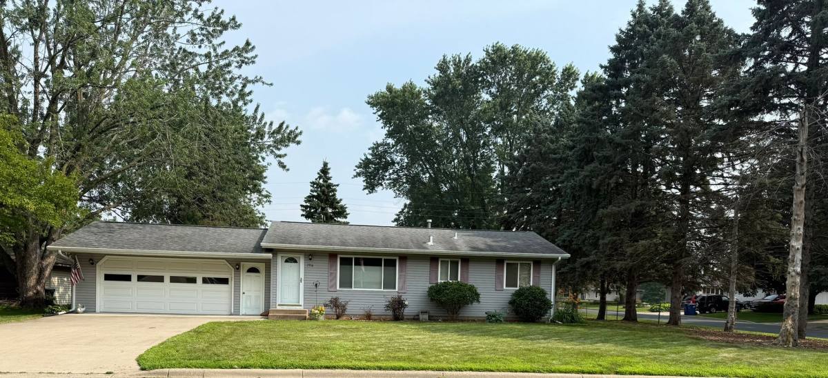 House for rent at 1916 Turquoise Trail, Saint Paul, MN 55122