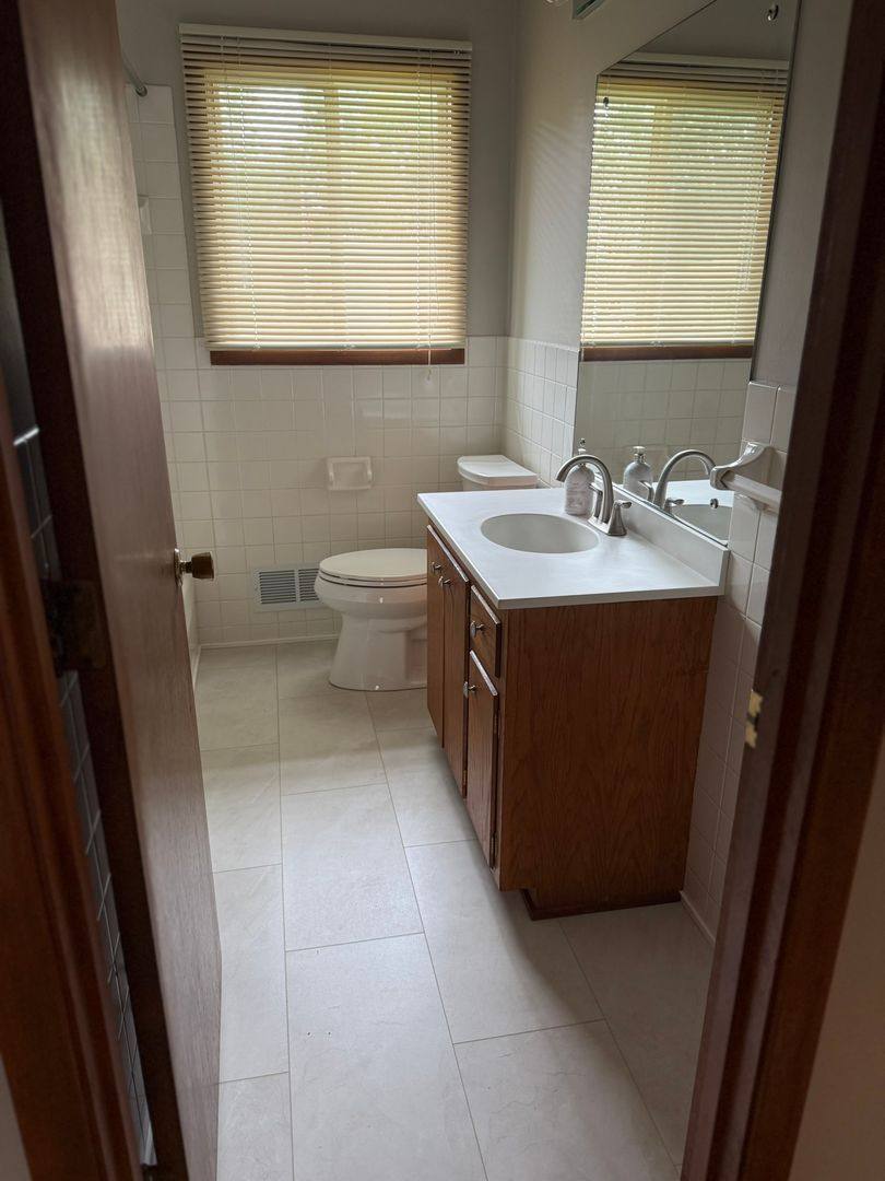 House for rent at 1916 Turquoise Trail, Saint Paul, MN 55122