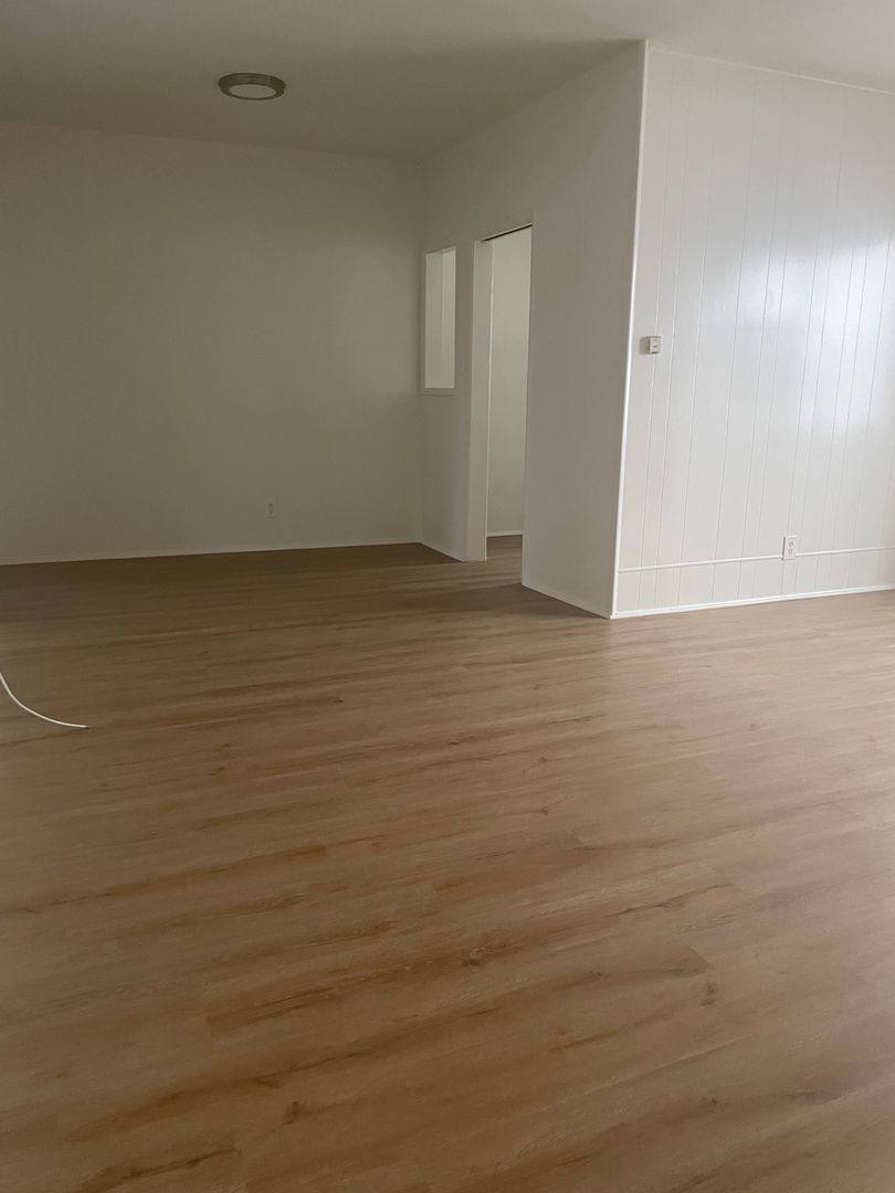 Apartment for rent at 320 S Elm Dr, Beverly Hills, CA 90212