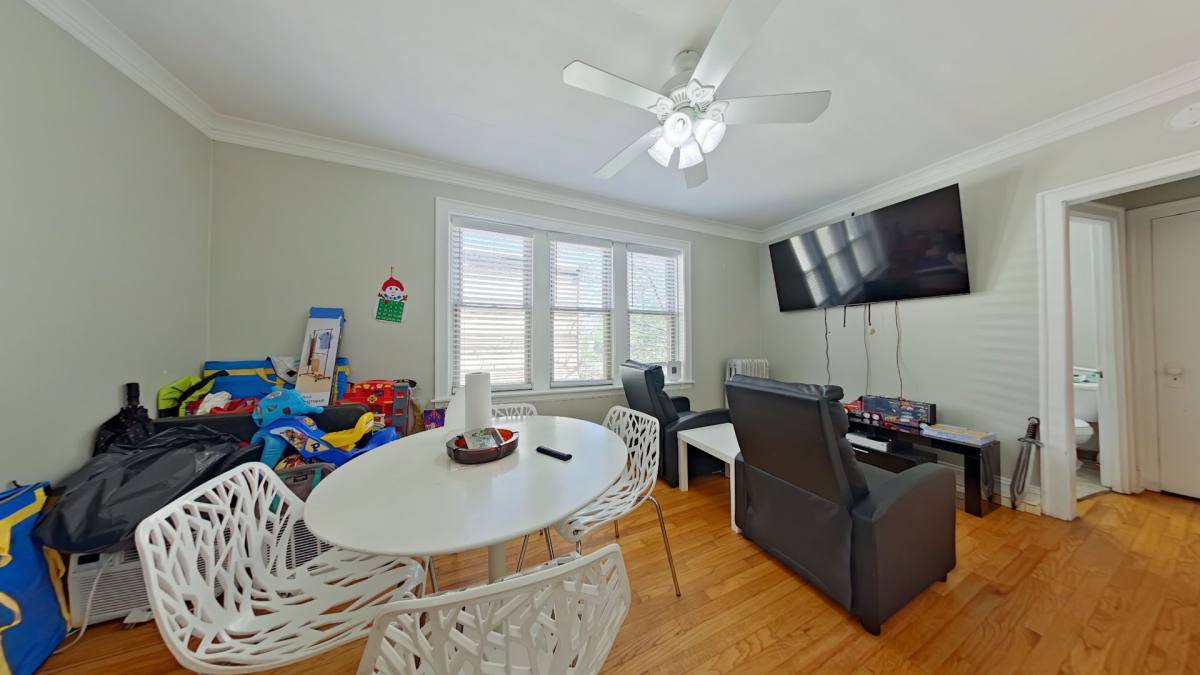 Apartment for rent at 4823 W Addison St, Chicago, IL 60641