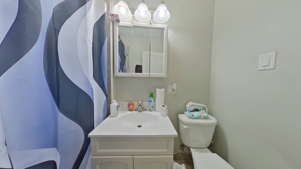 Apartment for rent at 4823 W Addison St, Chicago, IL 60641