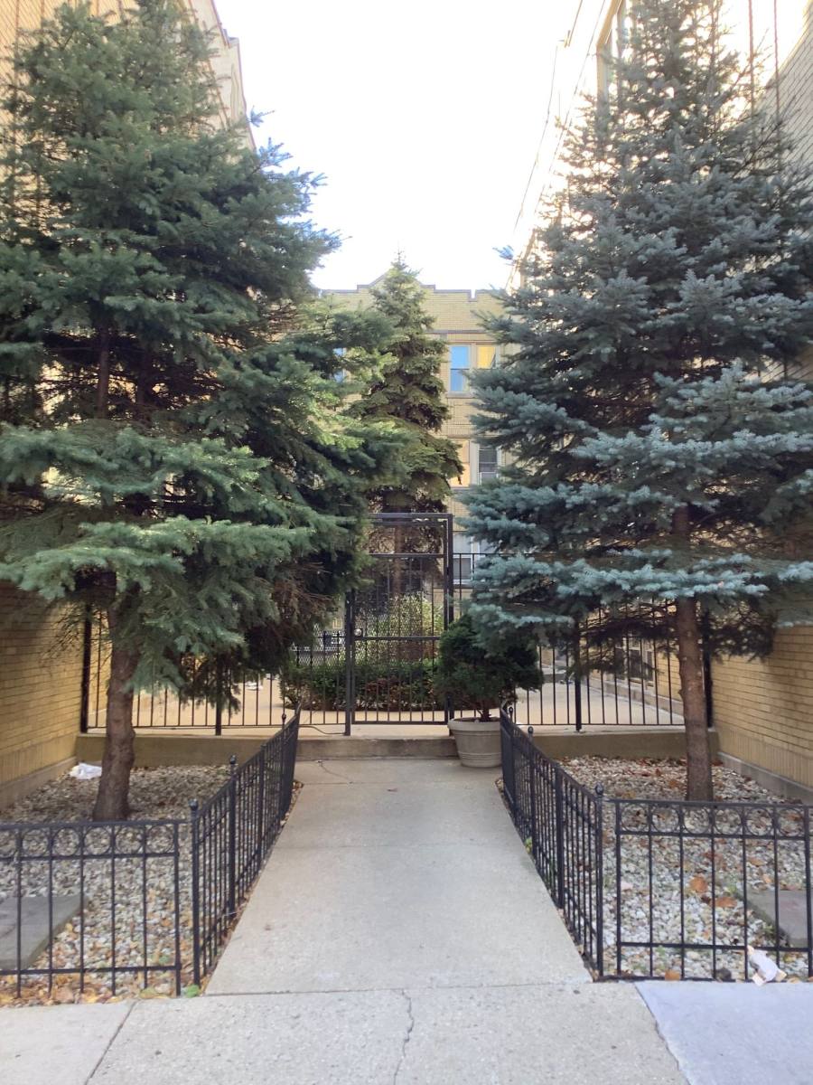 Apartment for rent at 4823 W Addison St, Chicago, IL 60641