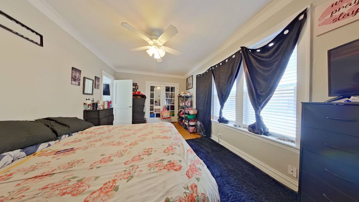Apartment for rent at 4823 W Addison St, Chicago, IL 60641