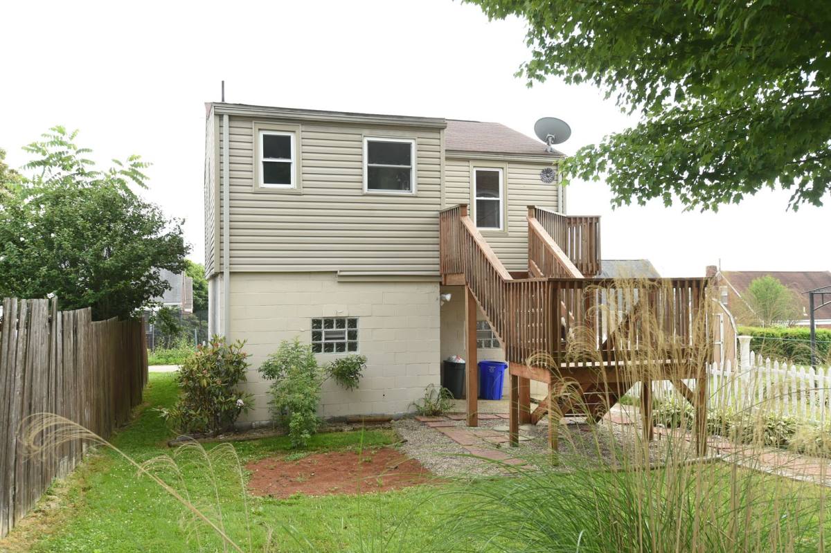 House for rent at 742 Lemington St, Greensburg, PA 15601