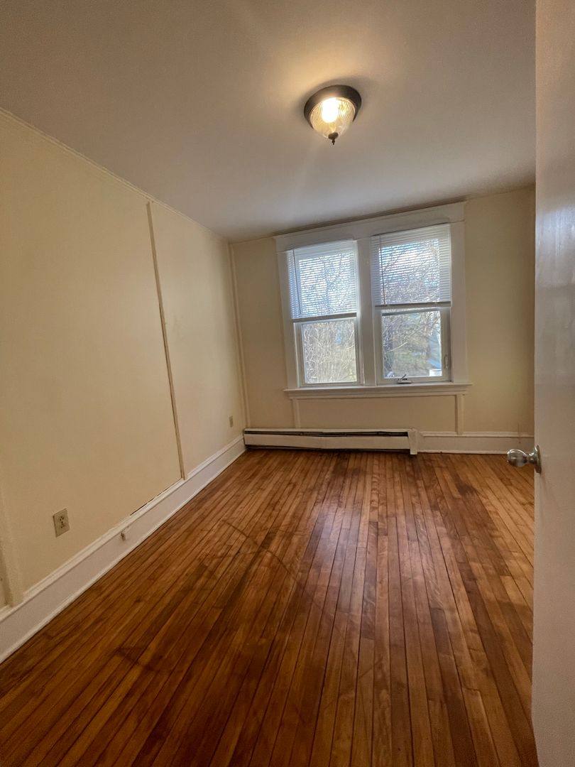 Apartment for rent at 45 1 2 Willow St, Burlington, VT 05401