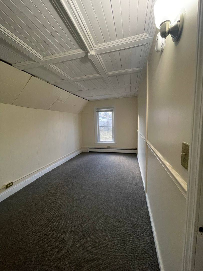 Apartment for rent at 45 1 2 Willow St, Burlington, VT 05401