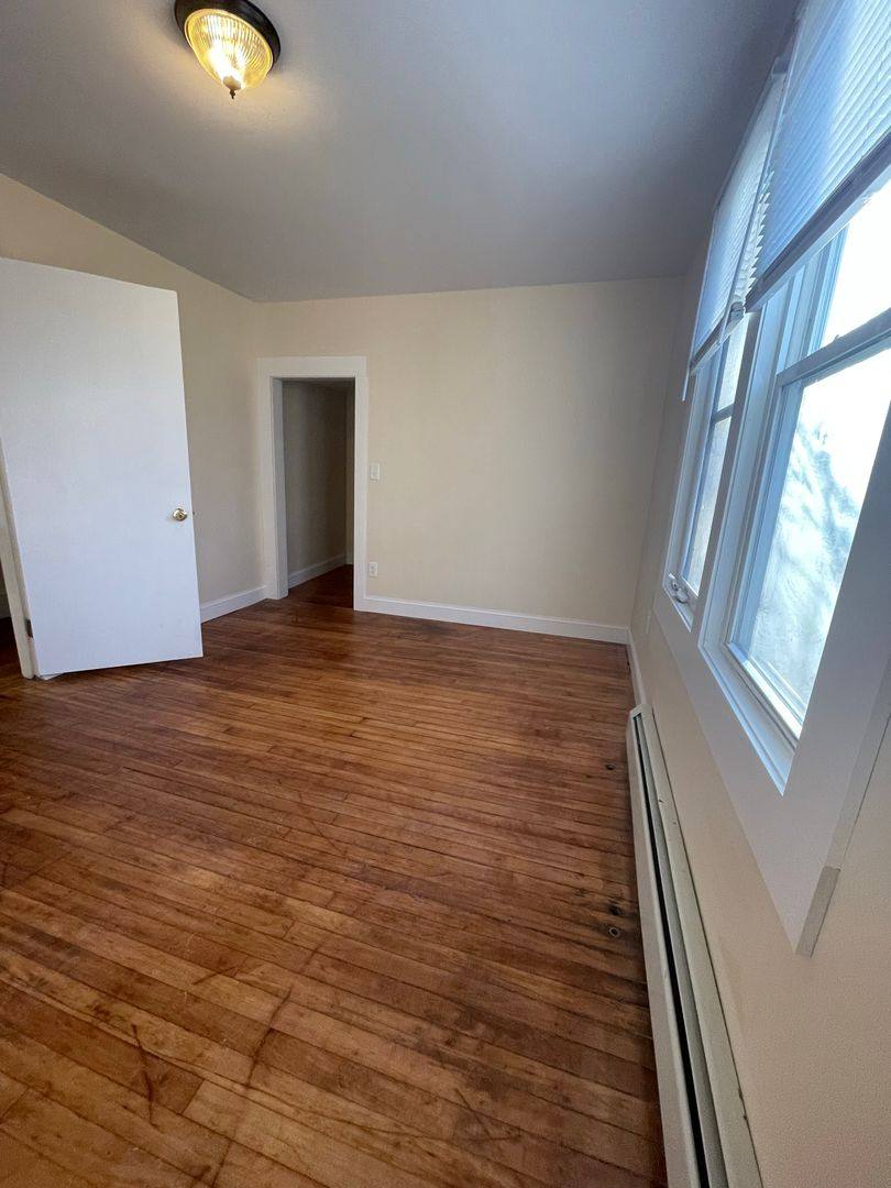 Apartment for rent at 45 1 2 Willow St, Burlington, VT 05401
