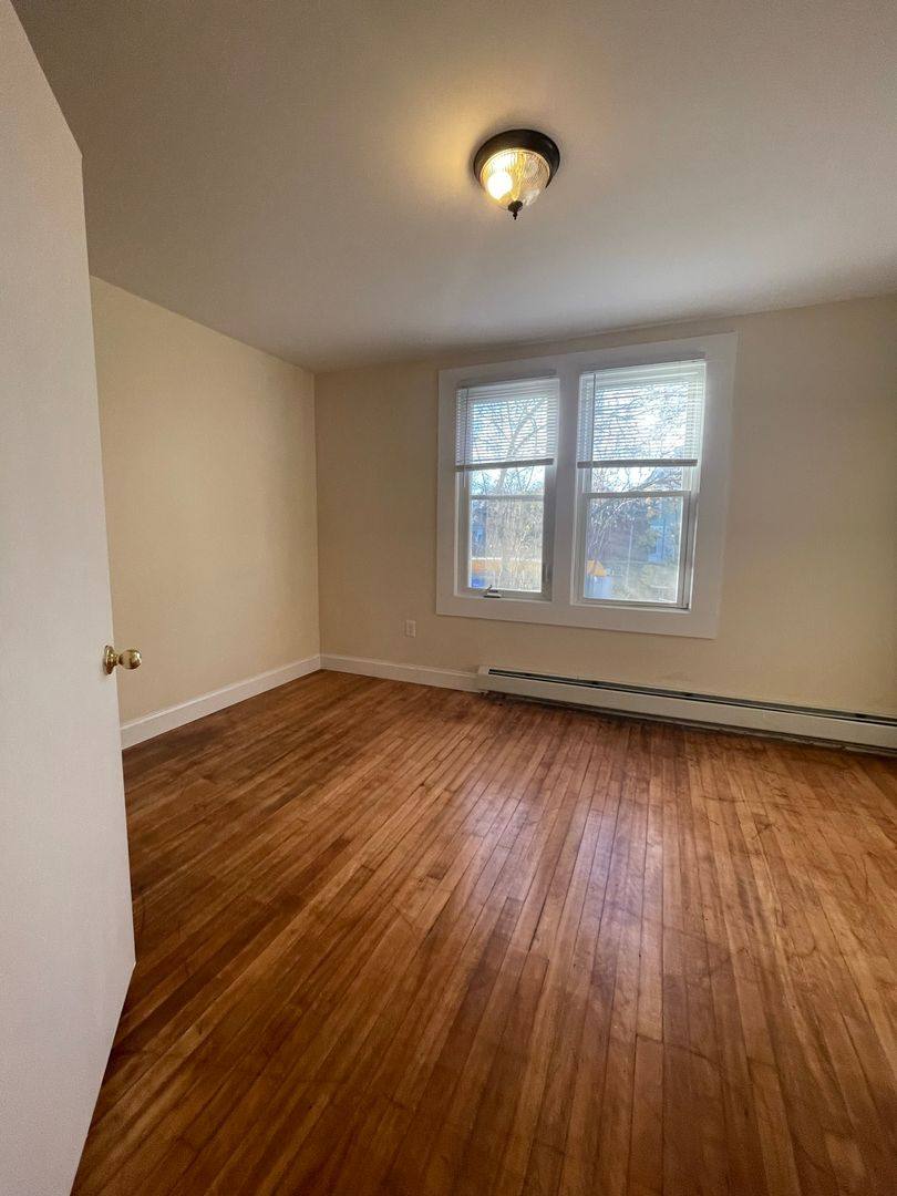 Apartment for rent at 45 1 2 Willow St, Burlington, VT 05401