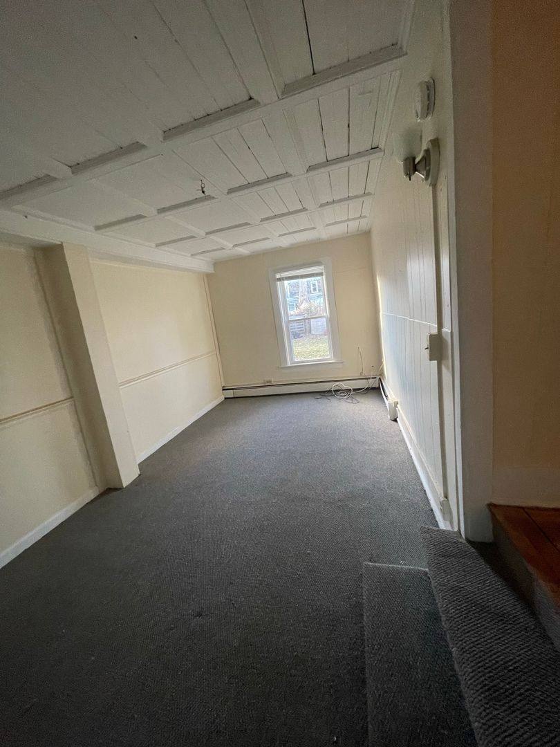Apartment for rent at 45 1 2 Willow St, Burlington, VT 05401