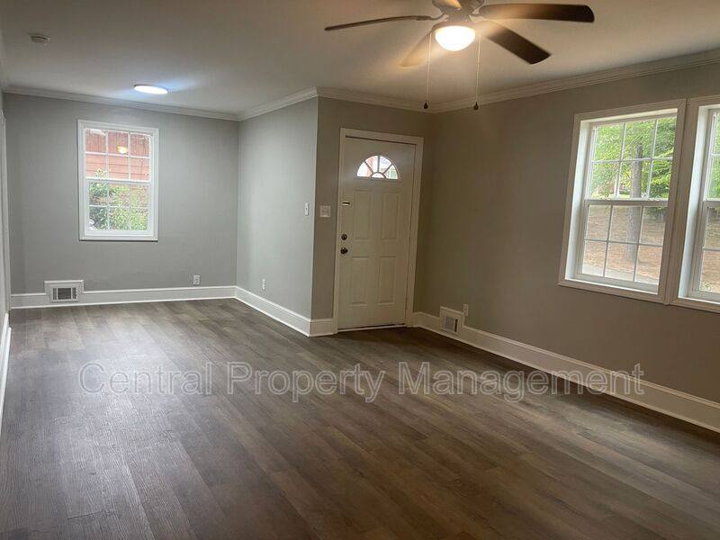 House for rent at 522 Pennwood Dr, Spartanburg, SC 29306