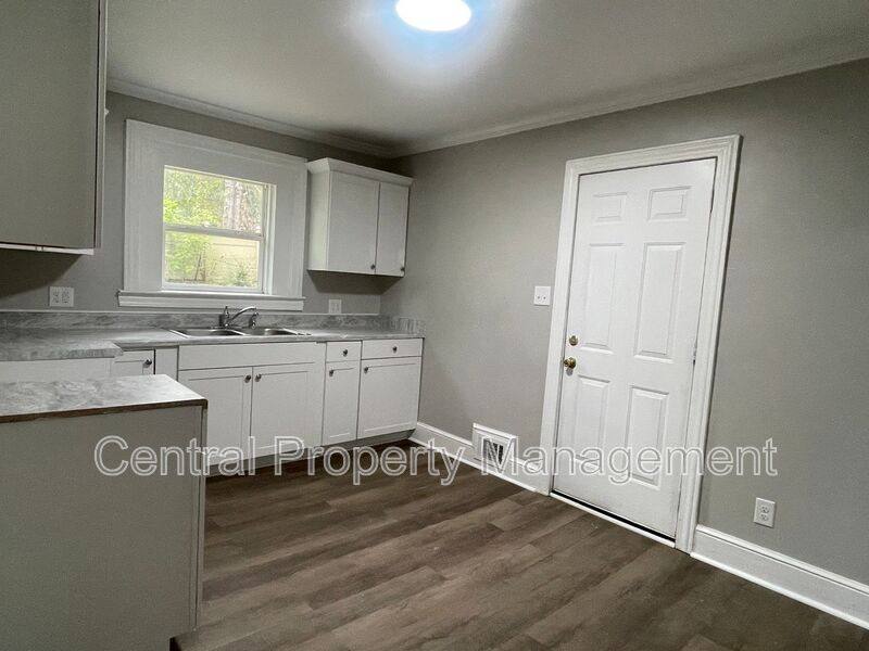 House for rent at 522 Pennwood Dr, Spartanburg, SC 29306