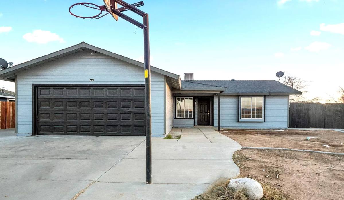 House for rent at 8560 Nipa Ave, California City, CA 93505