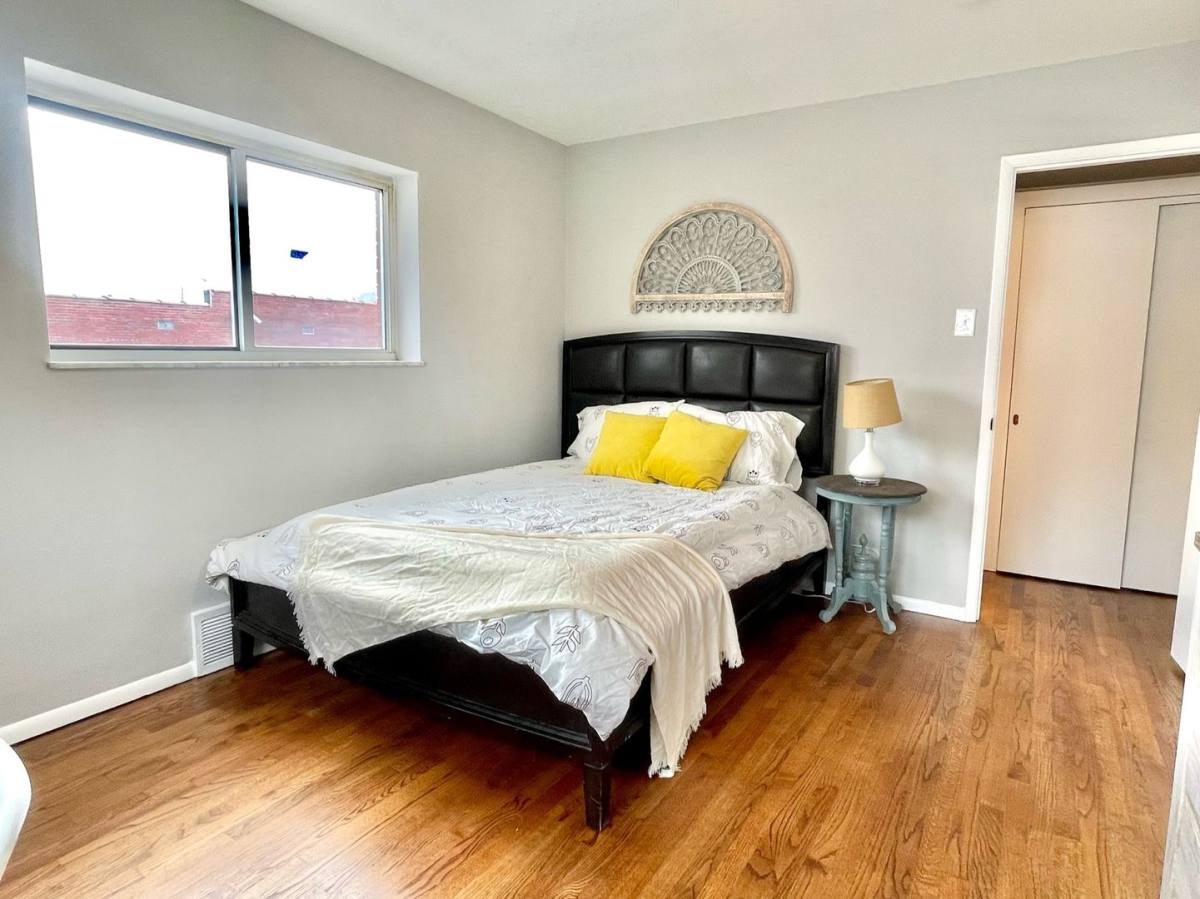 Apartment for rent at 5445 Chippewa St, Saint Louis, MO 63109