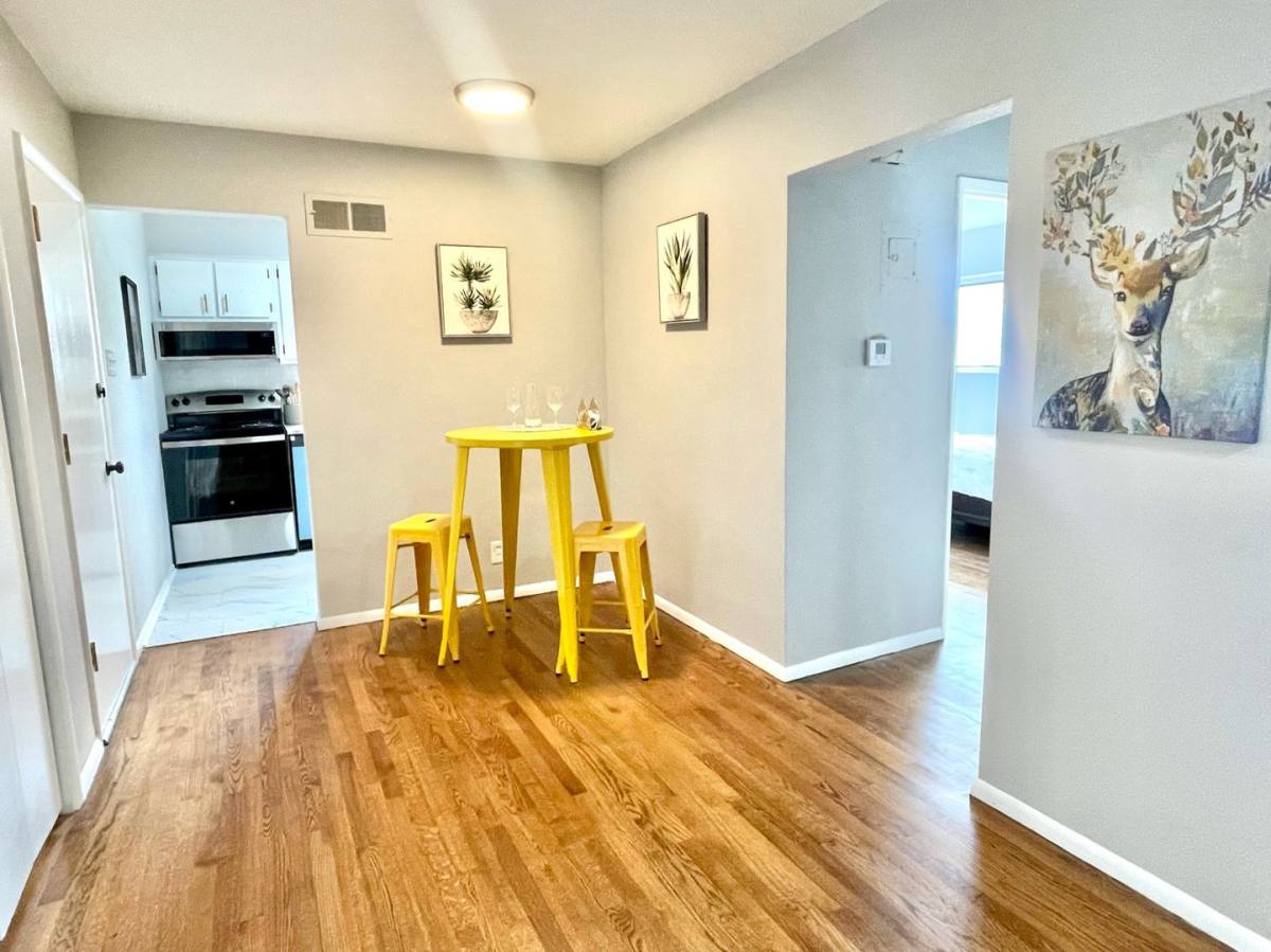 Apartment for rent at 5445 Chippewa St, Saint Louis, MO 63109