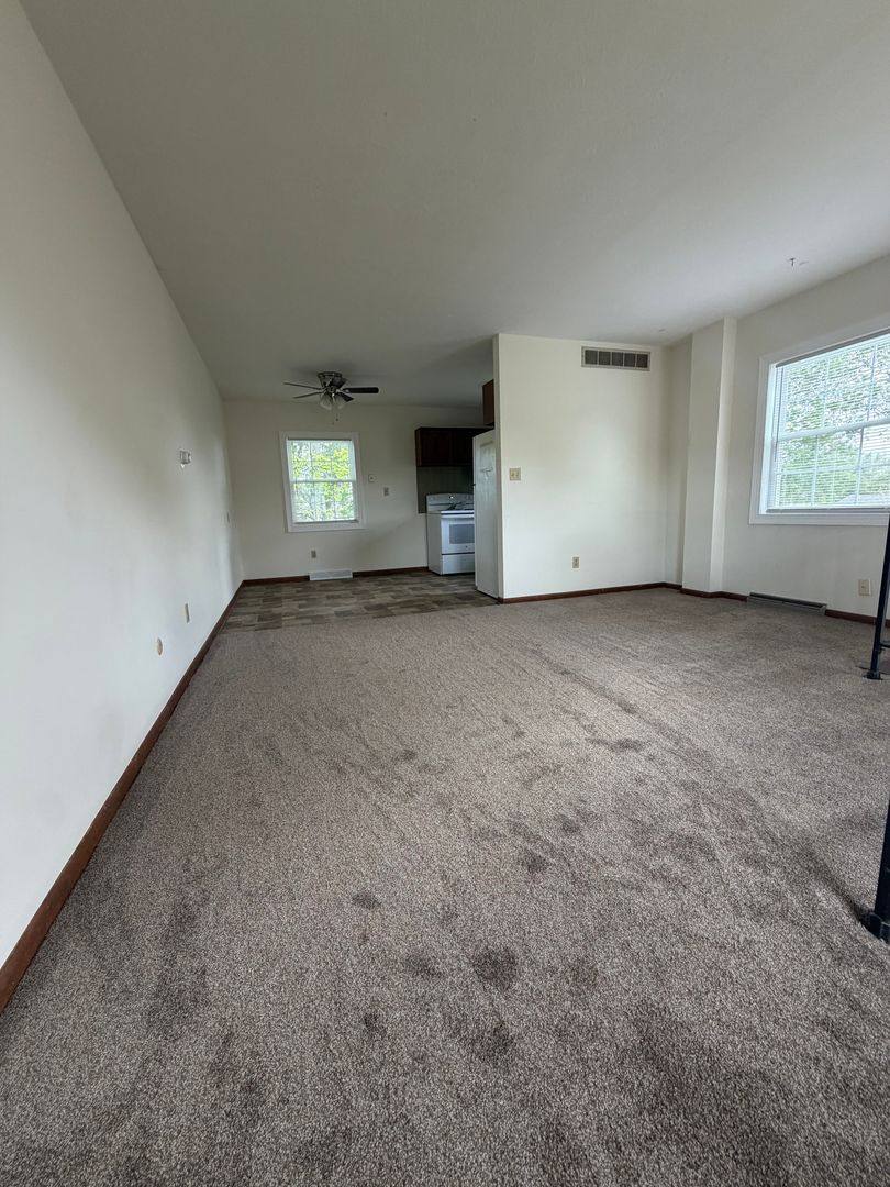 House for rent at 1103 Stratford St, Barberton, OH 44203