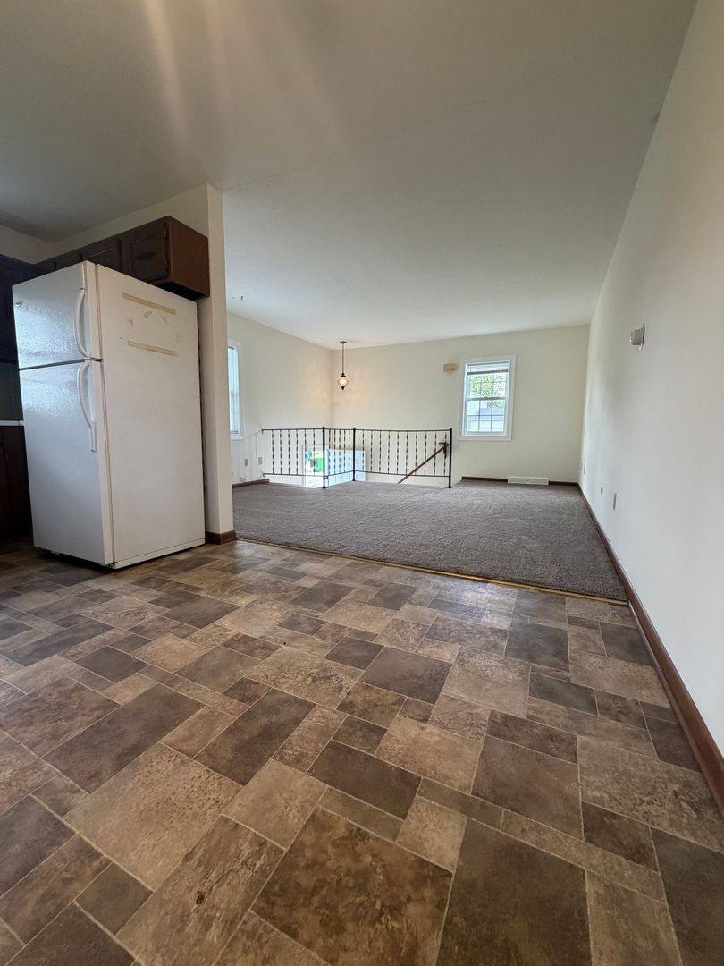 House for rent at 1103 Stratford St, Barberton, OH 44203