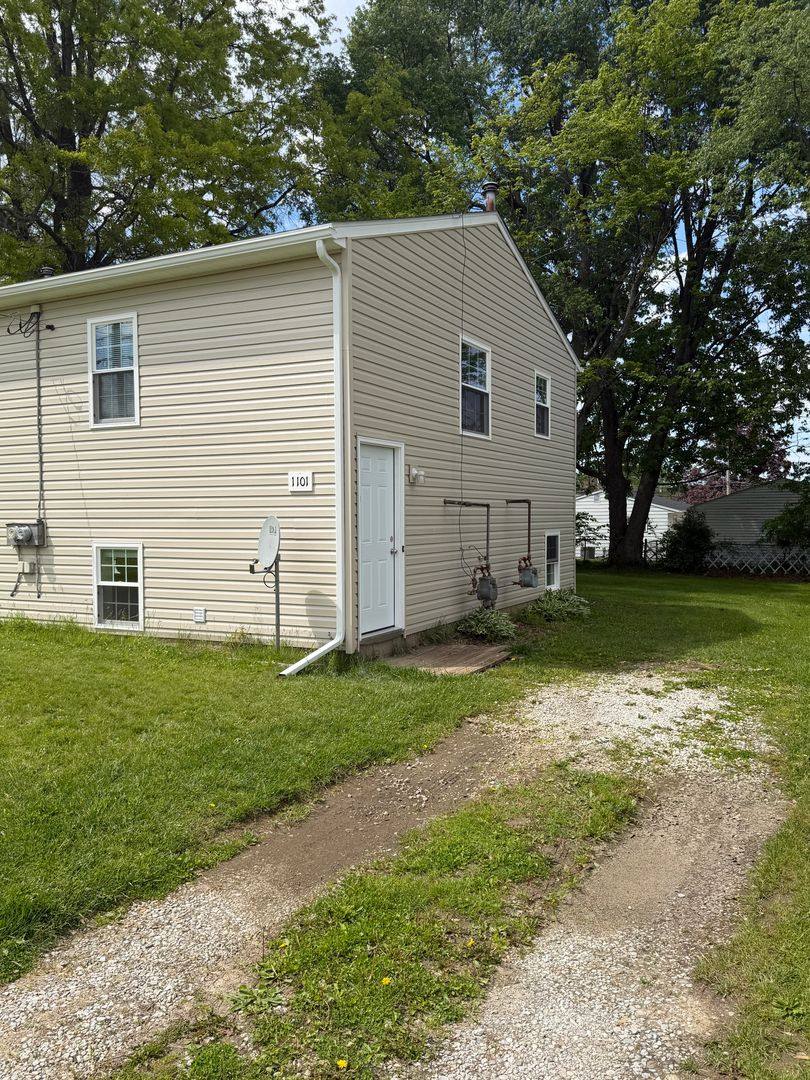 House for rent at 1103 Stratford St, Barberton, OH 44203