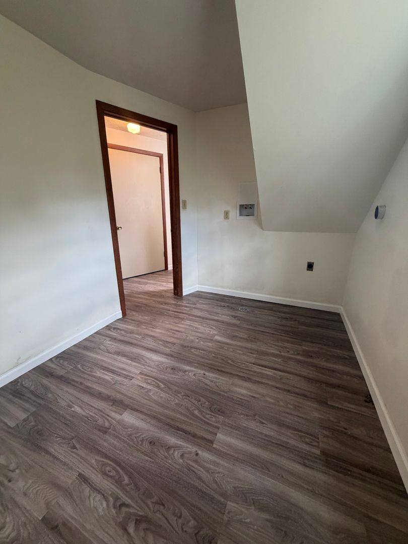 House for rent at 1103 Stratford St, Barberton, OH 44203