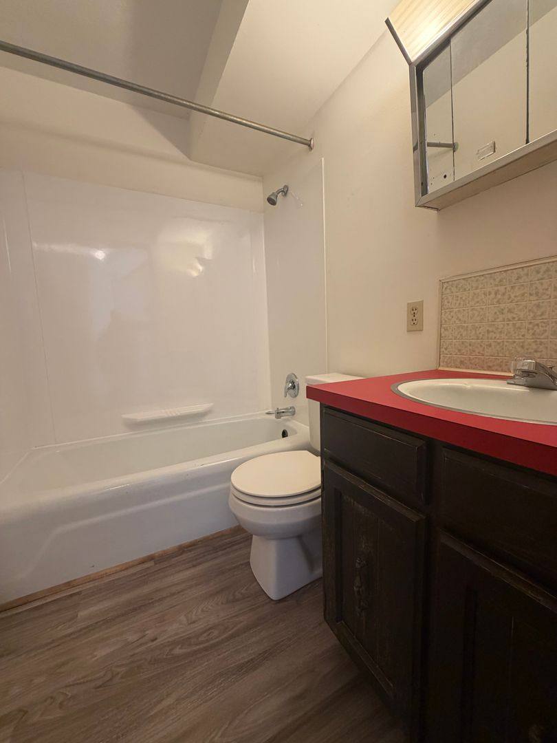 House for rent at 1103 Stratford St, Barberton, OH 44203