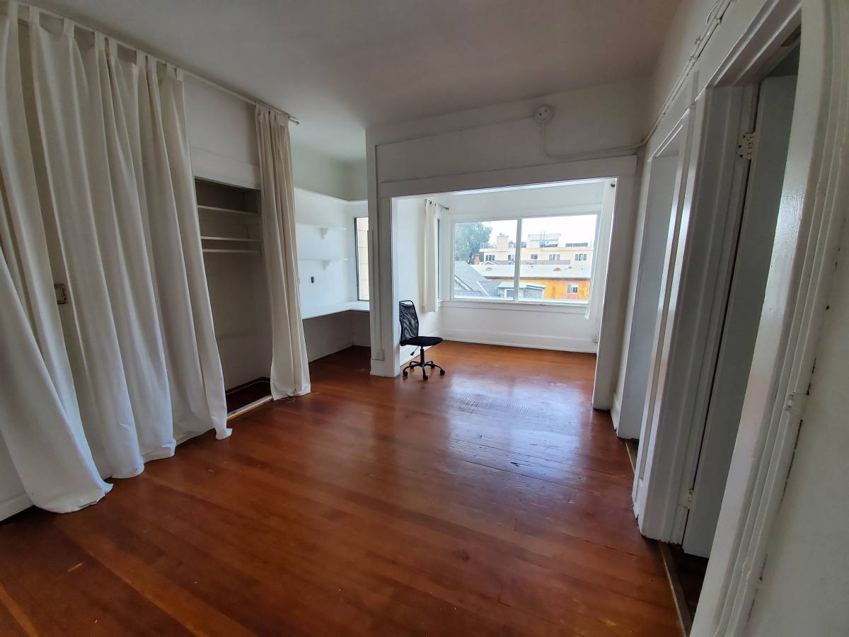 Apartment for rent at 30 Dudley Ave #16, Venice, CA 90291