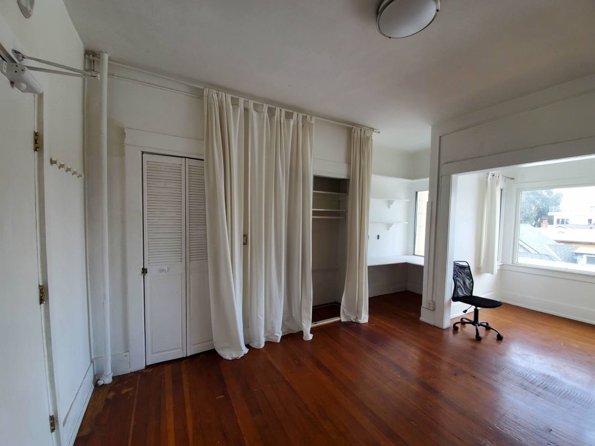 Apartment for rent at 30 Dudley Ave #16, Venice, CA 90291