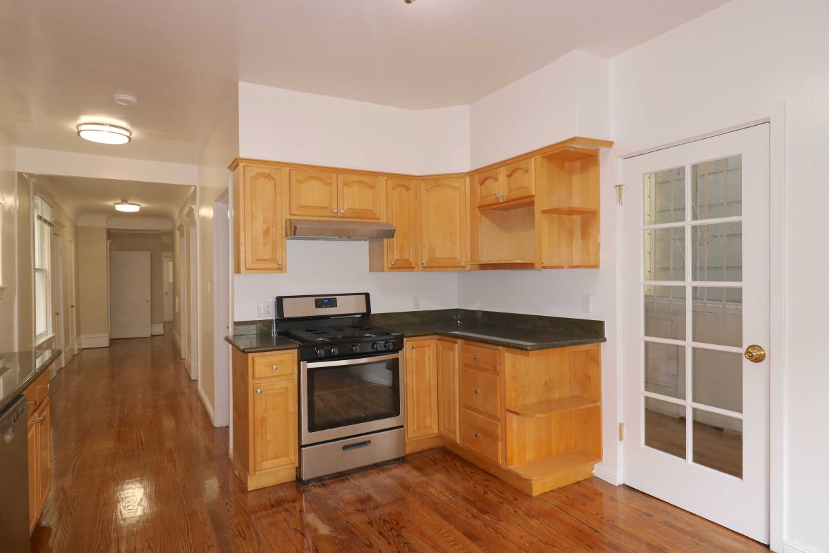 Apartment for rent at 1615 Golden Gate Ave, San Francisco, CA 94115