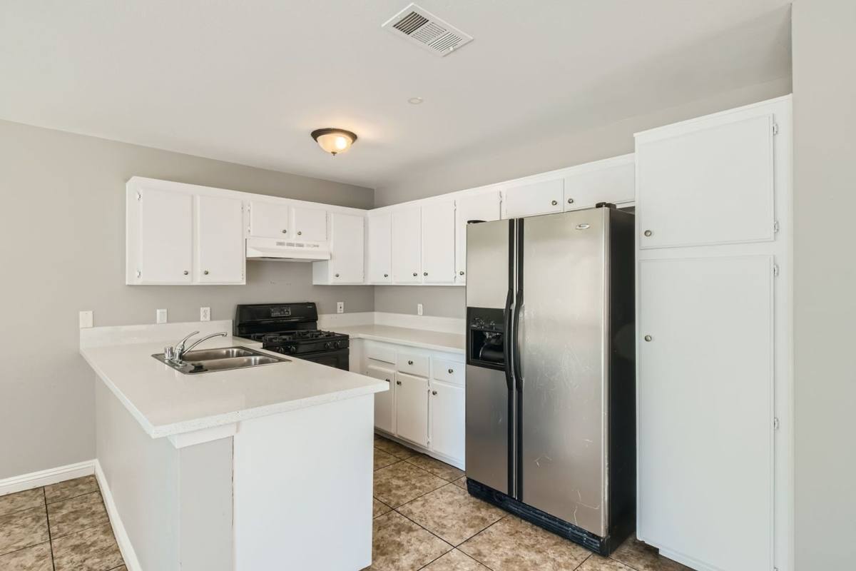 House for rent at 3862 Blue Wave Dr, Las Vegas, NV 89115