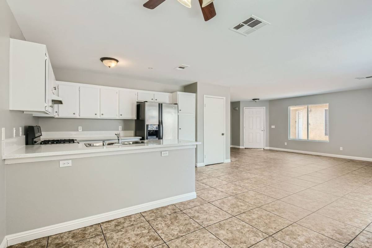 House for rent at 3862 Blue Wave Dr, Las Vegas, NV 89115