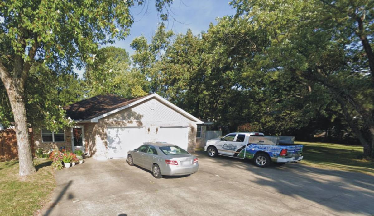 Apartment for rent at 1404 N Garfield St, Marion, IL 62959