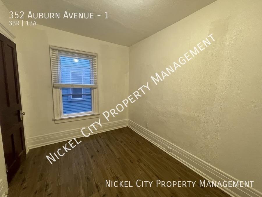Apartment for rent at 352 Auburn Ave #1, Buffalo, NY 14213