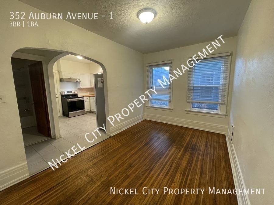 Apartment for rent at 352 Auburn Ave #1, Buffalo, NY 14213