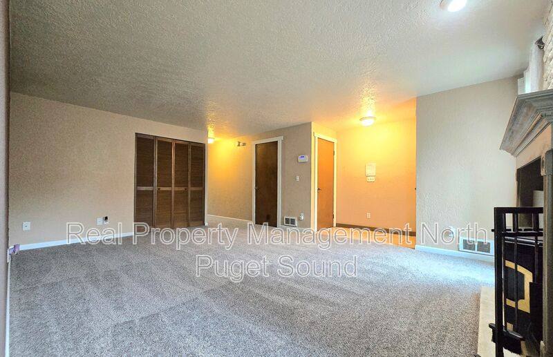 Townhouse for rent at 12600 4th Ave W #9C, Everett, WA 98204