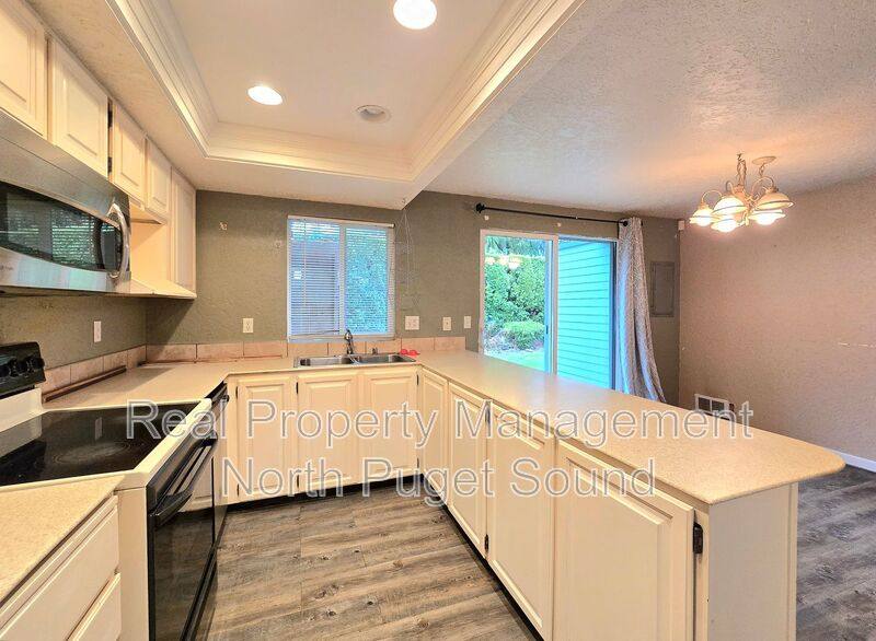 Townhouse for rent at 12600 4th Ave W #9C, Everett, WA 98204