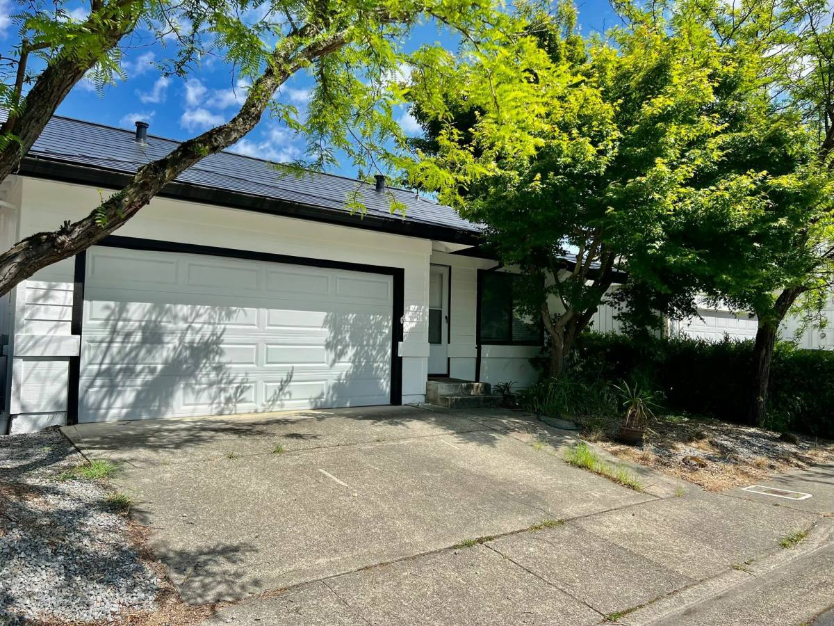 House for rent at 286 Hummingbird Court, Healdsburg, CA 95448
