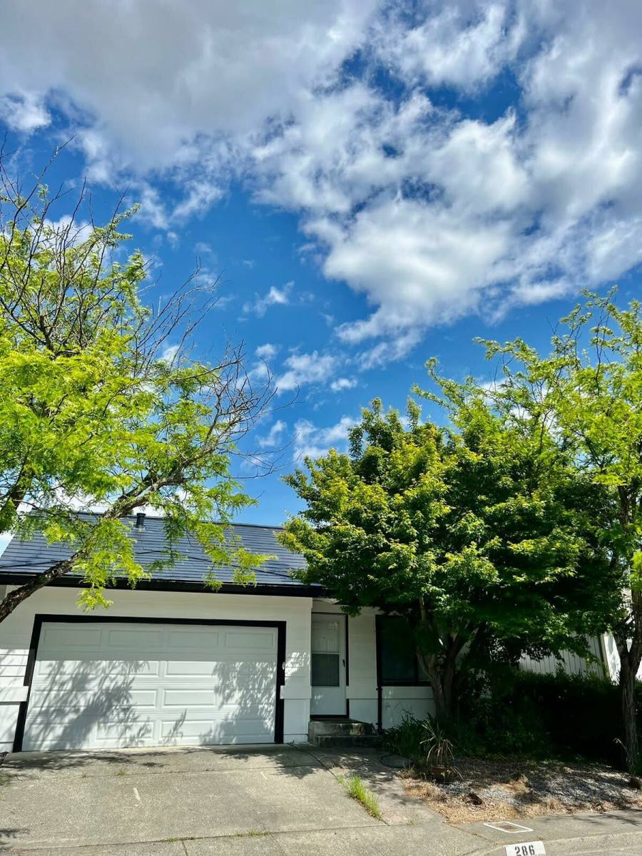 House for rent at 286 Hummingbird Court, Healdsburg, CA 95448