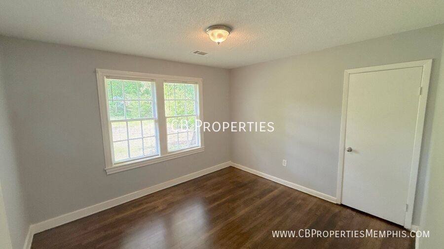 House for rent at 895 Mosby Rd, Memphis, TN 38116