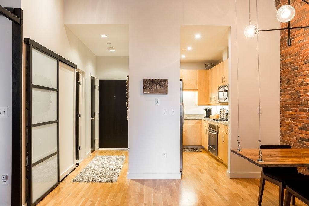 Apartment for rent at 99 Broad St, Boston, MA 02110