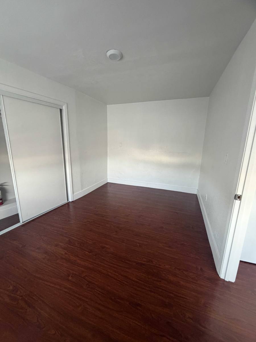 Apartment for rent at 1810 E 25th St, Oakland, CA 94606