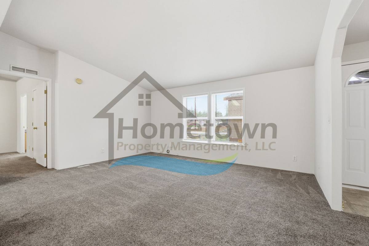 House for rent at 5425 E Grove Ave, Athol, ID 83801