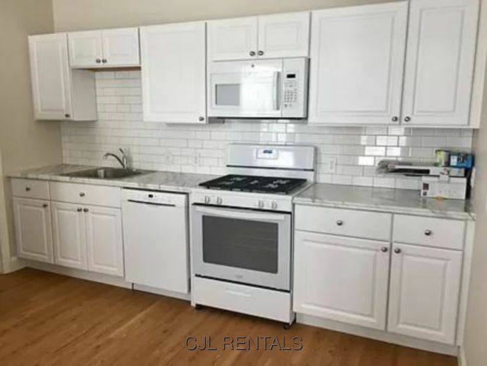 Townhouse for rent at 107 Chestnut St #2, Waltham, MA 02453