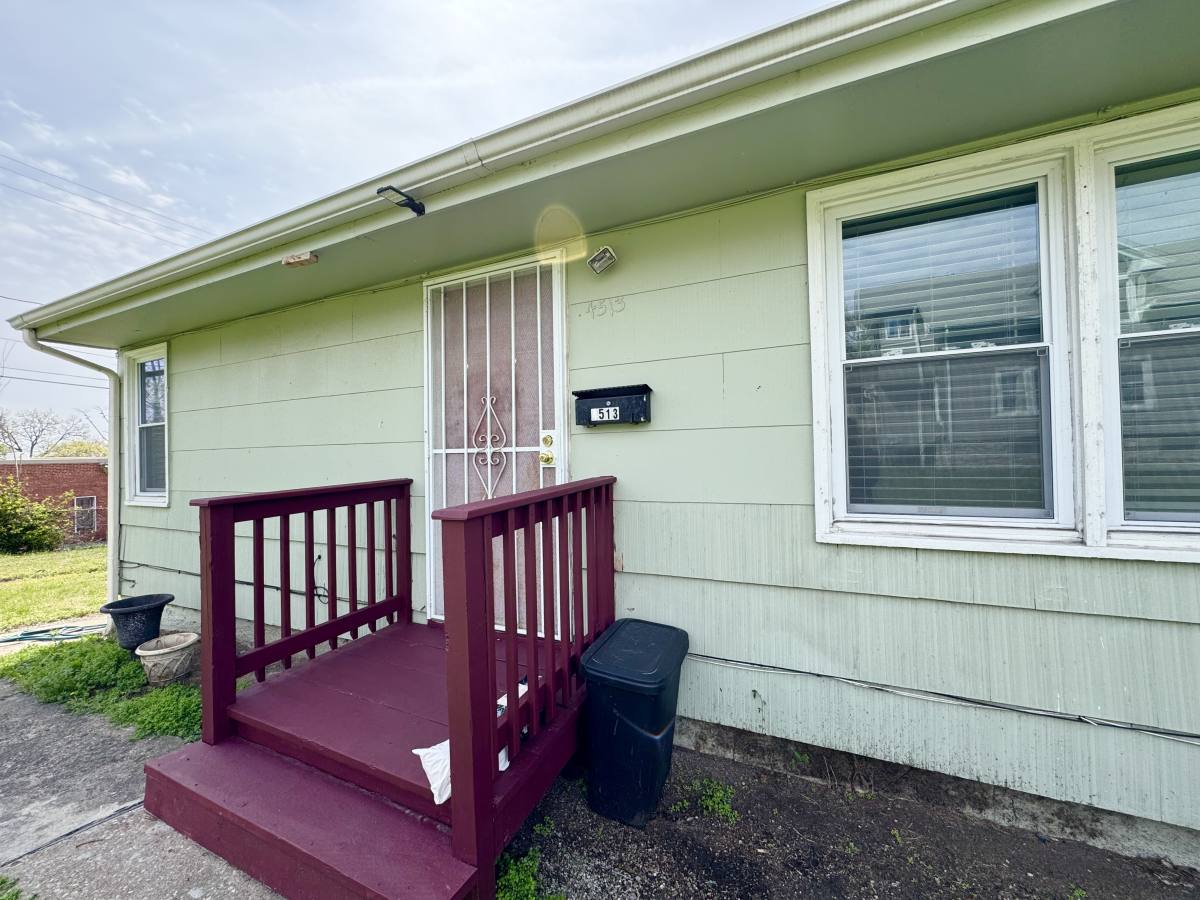 Townhouse for rent at 4513 Virginia Ave, Kansas City, MO 64110