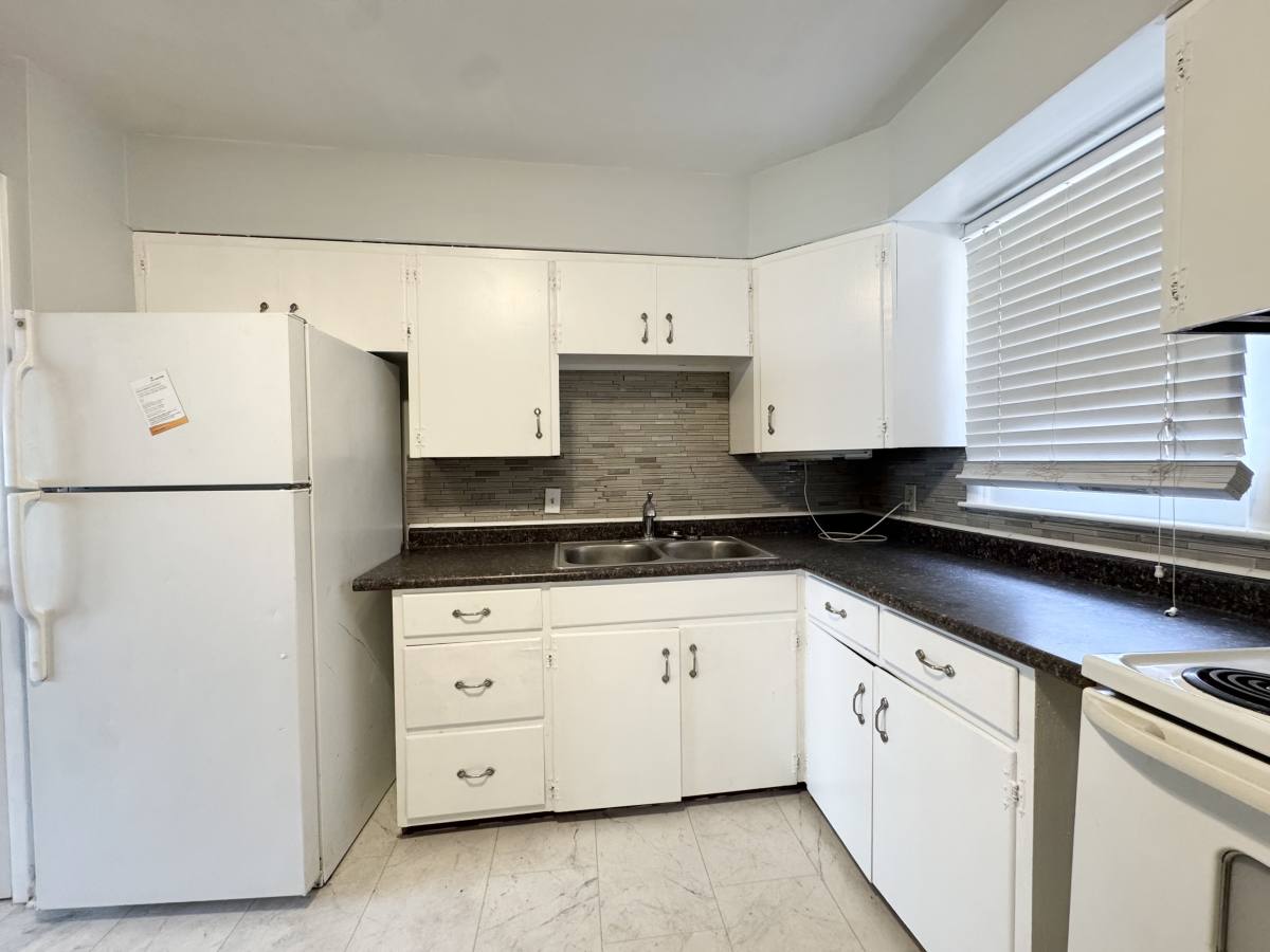 Townhouse for rent at 4513 Virginia Ave, Kansas City, MO 64110