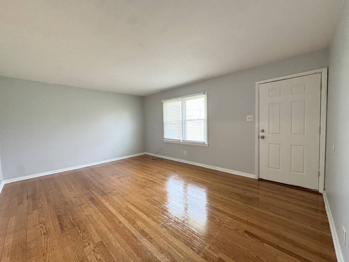 Townhouse for rent at 4513 Virginia Ave, Kansas City, MO 64110