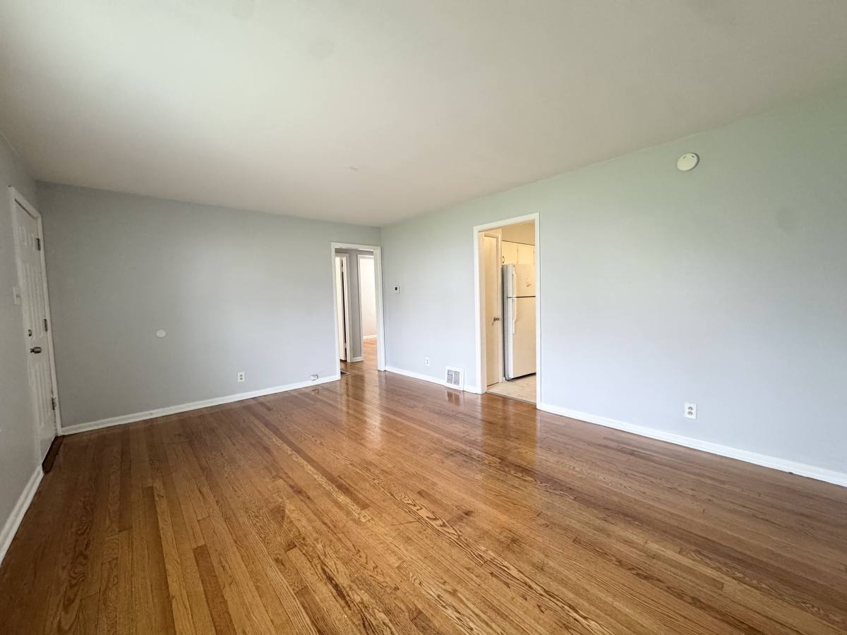 Townhouse for rent at 4513 Virginia Ave, Kansas City, MO 64110