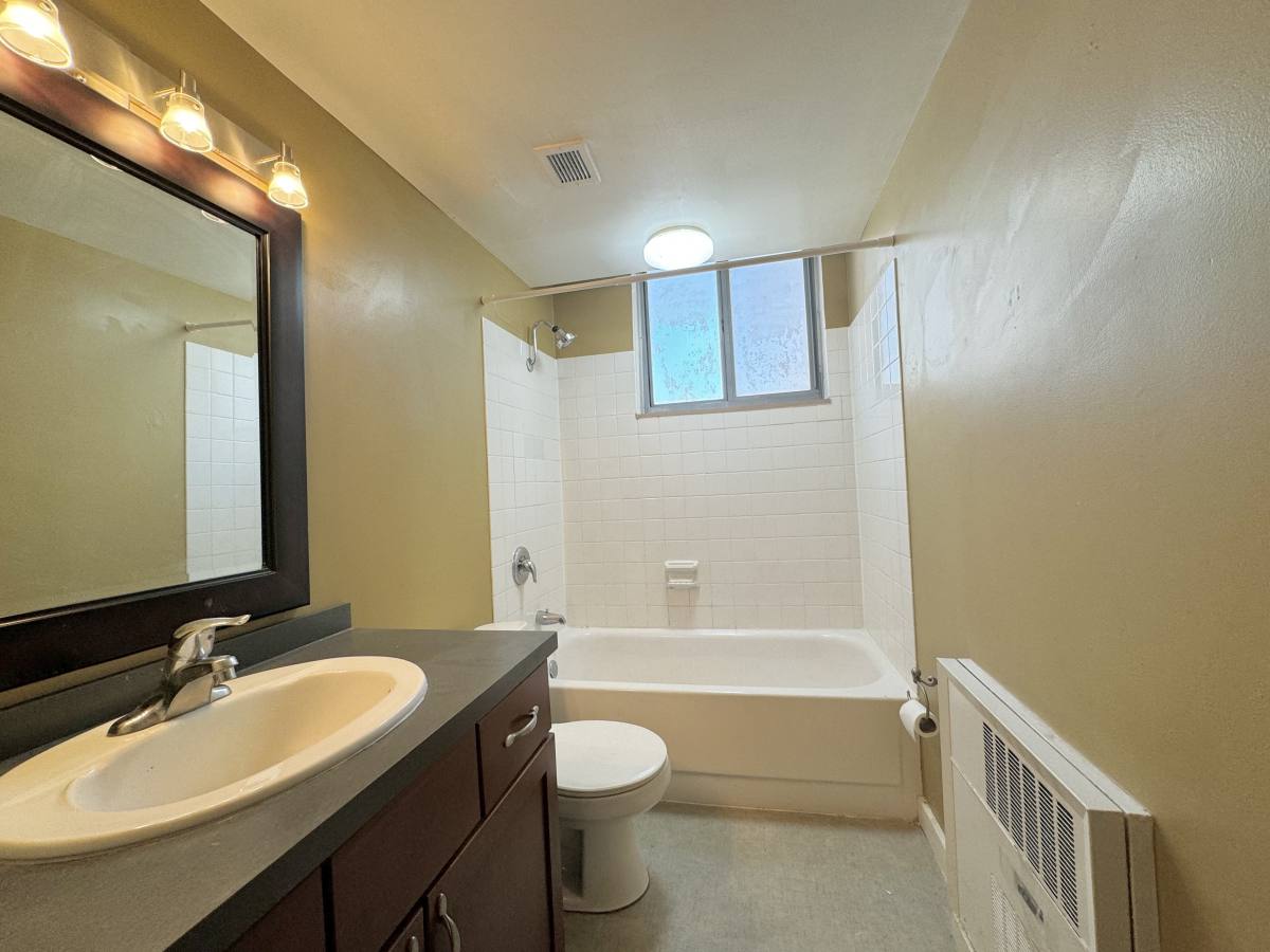 Apartment for rent at 600 E 8th St #3T, Kansas City, MO 64106